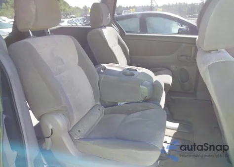 2010 Toyota Sienna Le из США, поврежденный, VIN 5TDKK4CC4AS306519